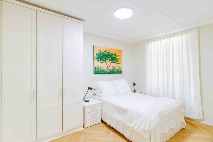 1 Bedroom Property for Sale in Newlands Western Cape